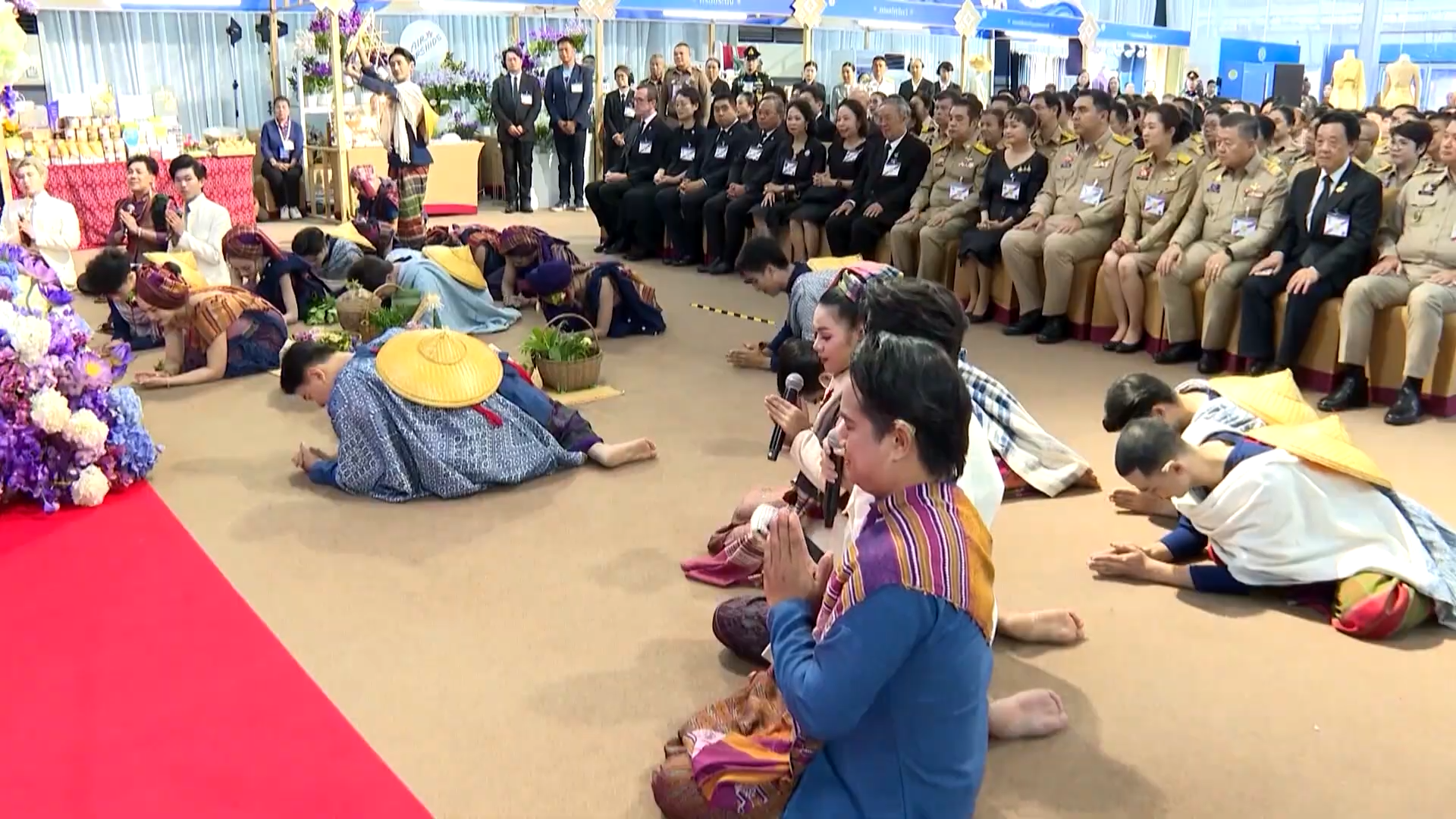 title - สำนักงานการปฏิรูปที่ดินเพื่อเกษตรกรรม ร่วมเฝ้าฯ รับเสด็จ สมเด็จพระกนิษฐาธิราชเจ้า กรมสมเด็จพระเทพรัตนราชสุดา ฯ สยามบรมราชกุมารี เสด็จพระราชดำเนินไปทรงเปิดงานเทิดพระเกียรติและน้อมรำลึก ในพระมหากรุณาธิคุณของสมเด็จพระนางเจ้าสิริกิติ์ พระบรมราชินีนาถ พระบรมราชชนนีพันปีหลวง “ภูษา ธัญญา ราชินี”